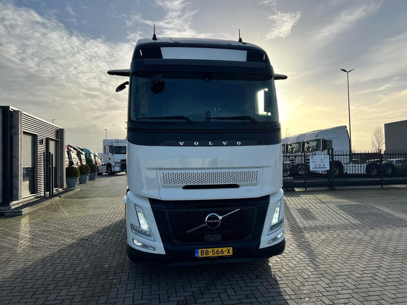 Volvo FH 460 4x2 trekker Aero / Globetrotter XL / Standclima - Влекач: снимка 2 Volvo FH 460 4x2 trekker Aero / Globetrotter XL / Standclima - Влекач: снимка 2
