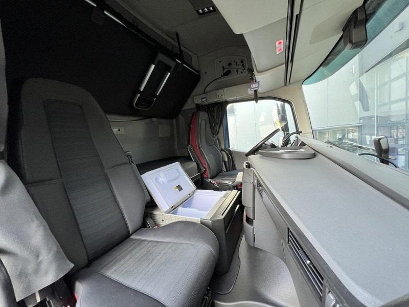 Влекач Volvo FH 500 6x2 vla trekker Pusher / lift / 887500km: снимка 12 Влекач Volvo FH 500 6x2 vla trekker Pusher / lift / 887500km: снимка 12