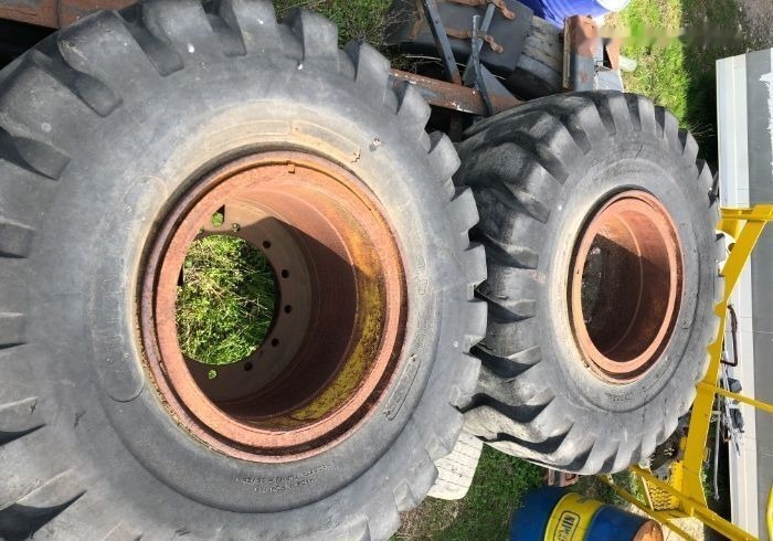 Anvelope Cu 24PR 4 BUC VOLA Incarcator VOLVO KOMATSU JCB - Комплект колела: снимка 5 Anvelope Cu 24PR 4 BUC VOLA Incarcator VOLVO KOMATSU JCB - Комплект колела: снимка 5