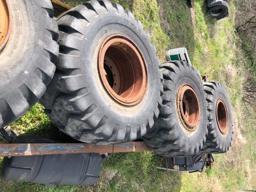 Anvelope Cu 24PR 4 BUC VOLA Incarcator VOLVO KOMATSU JCB - Комплект колела: снимка 1 Anvelope Cu 24PR 4 BUC VOLA Incarcator VOLVO KOMATSU JCB - Комплект колела: снимка 1