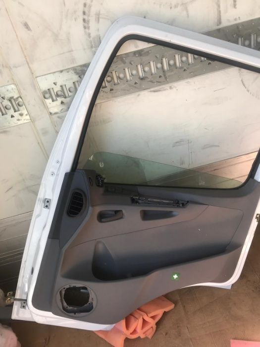 Geam+fata usa Mercedes-Benz ACTROS ATEGO AXOR - Врата и части за Камион: снимка 2 Geam+fata usa Mercedes-Benz ACTROS ATEGO AXOR - Врата и части за Камион: снимка 2