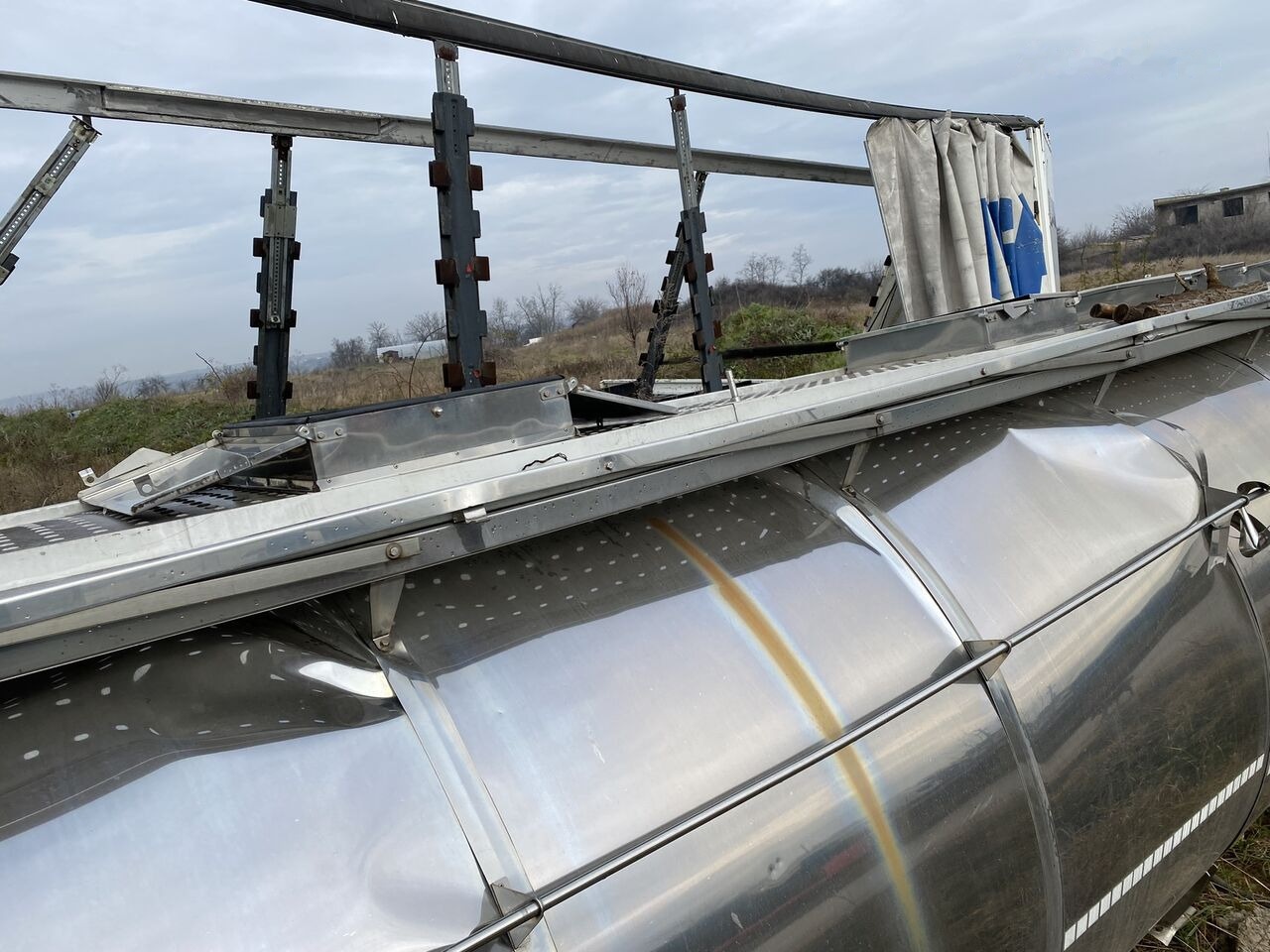 Magyar REZERVOR CISTERNA INOX ALIMENTAR in stare buna - Танк контейнер: снимка 5 Magyar REZERVOR CISTERNA INOX ALIMENTAR in stare buna - Танк контейнер: снимка 5
