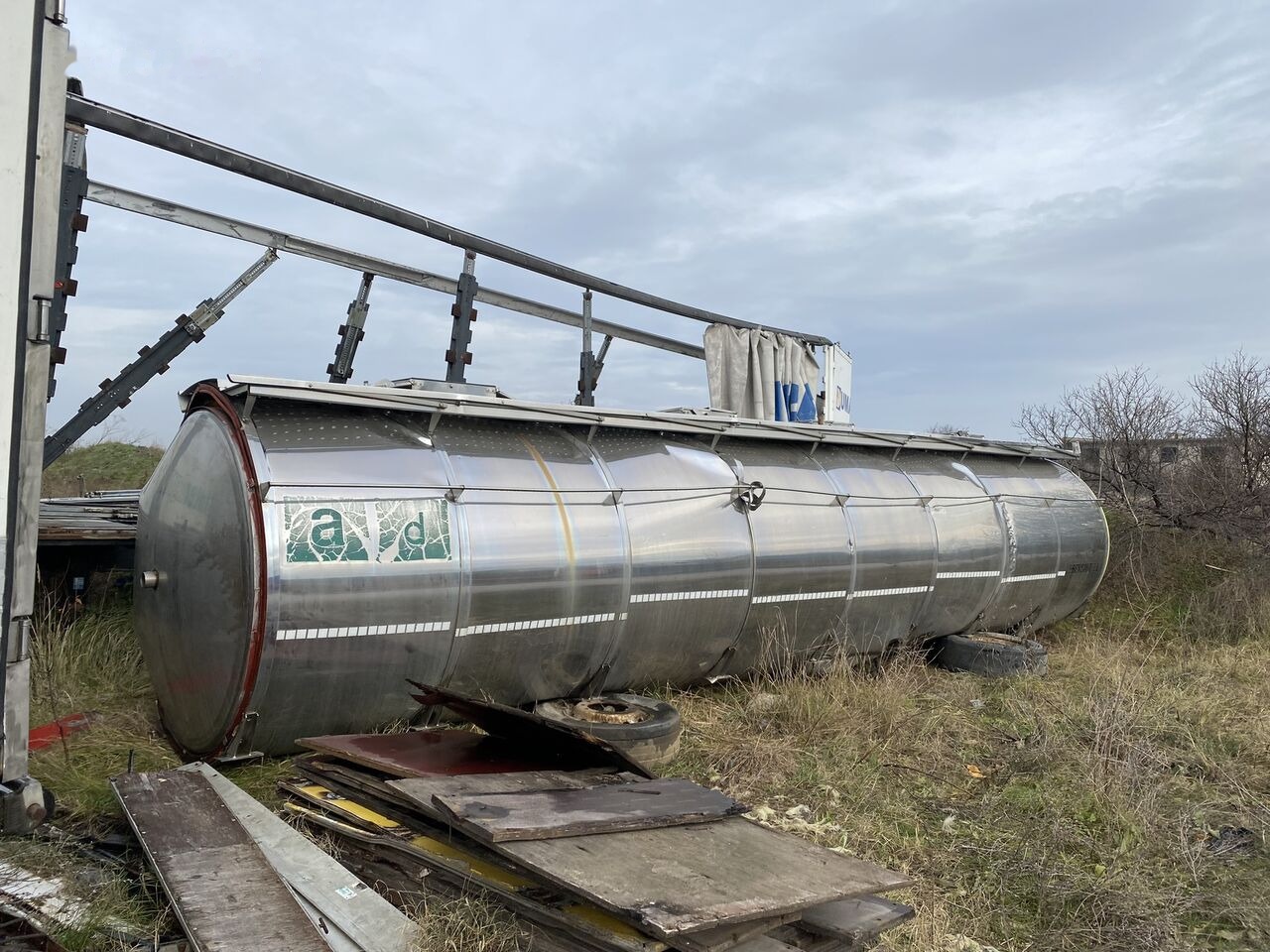 Magyar REZERVOR CISTERNA INOX ALIMENTAR in stare buna - Танк контейнер: снимка 2 Magyar REZERVOR CISTERNA INOX ALIMENTAR in stare buna - Танк контейнер: снимка 2