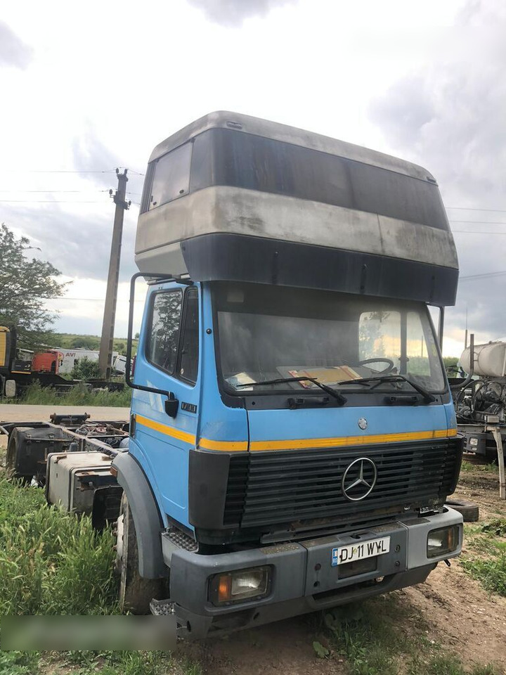 Mercedes-Benz 17-33 SK - Шаси кабина: снимка 1 Mercedes-Benz 17-33 SK - Шаси кабина: снимка 1