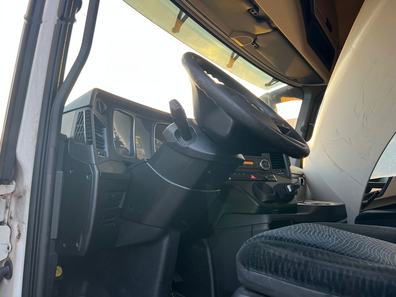 Mercedes-Benz Actros 1842 MP4 - Влекач: снимка 4 Mercedes-Benz Actros 1842 MP4 - Влекач: снимка 4