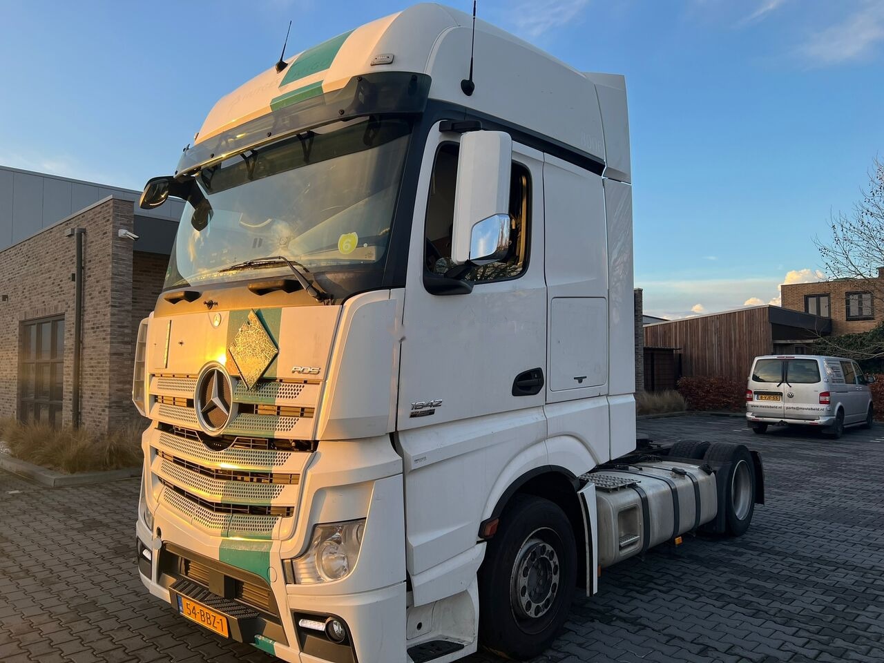 Mercedes-Benz Actros 1842 MP4 - Влекач: снимка 2 Mercedes-Benz Actros 1842 MP4 - Влекач: снимка 2
