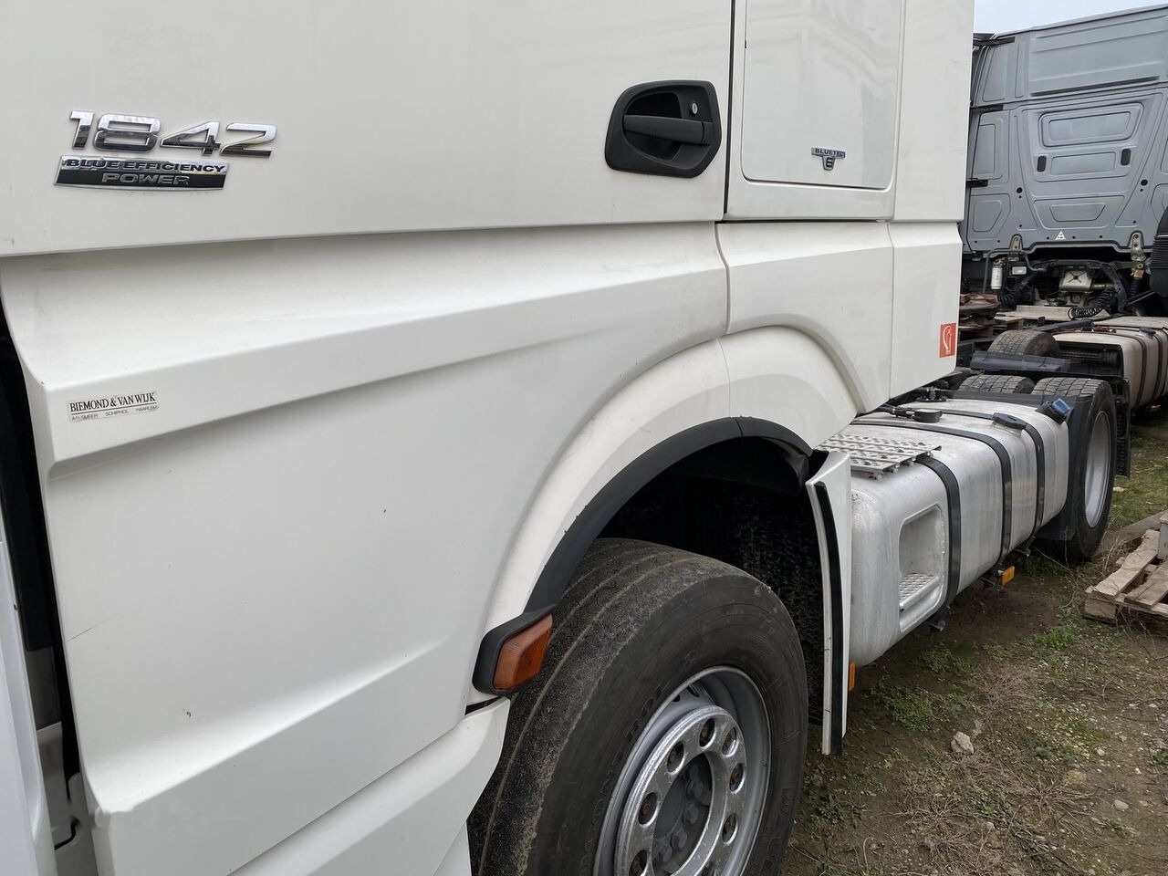 Mercedes-Benz Cap tractor MERCEDES-BENZ TOP Actros 1842 MP4 Klima MegaSpace - Влекач: снимка 4 Mercedes-Benz Cap tractor MERCEDES-BENZ TOP Actros 1842 MP4 Klima MegaSpace - Влекач: снимка 4