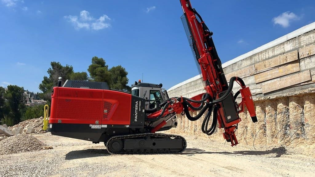 Sandvik DP 1100 i - Пробивна машина: снимка 1 Sandvik DP 1100 i - Пробивна машина: снимка 1