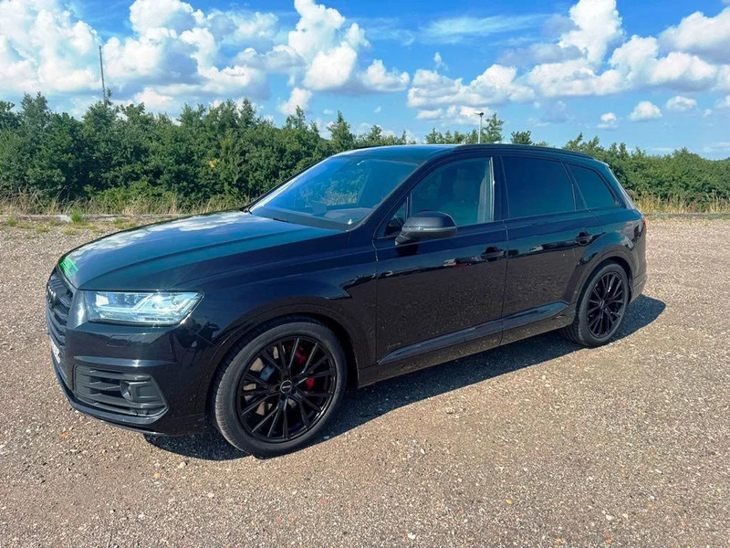 Audi SQ7 Black Edition. panoramo sun roof. . oil heater. head up display. 21" alu weels. night vision. B&O sound system. - Джип: снимка 2 Audi SQ7 Black Edition. panoramo sun roof. . oil heater. head up display. 21" alu weels. night vision. B&O sound system. - Джип: снимка 2