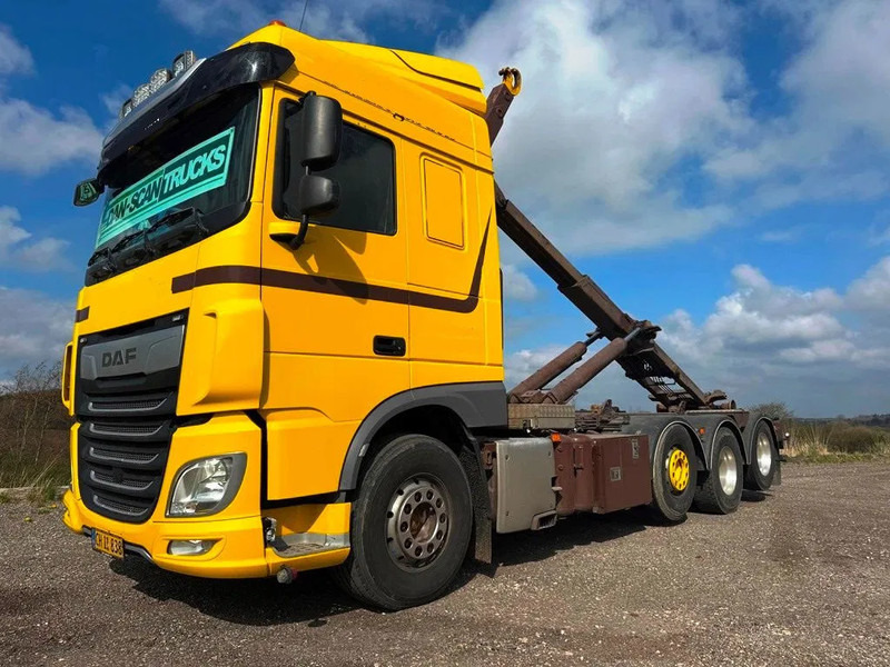 DAF XF 530 Hoglift with knæk arm. - Мултилифт с кука камион: снимка 1 DAF XF 530 Hoglift with knæk arm. - Мултилифт с кука камион: снимка 1
