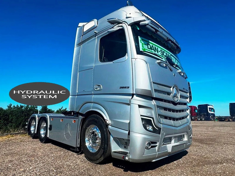Mercedes-Benz Actros 2653 Special Interior. 6x2 3250mm weelbase. Air / Air suspension. hydr. syatem. Invertor. Micro wave. - Влекач: снимка 2 Mercedes-Benz Actros 2653 Special Interior. 6x2 3250mm weelbase. Air / Air suspension. hydr. syatem. Invertor. Micro wave. - Влекач: снимка 2