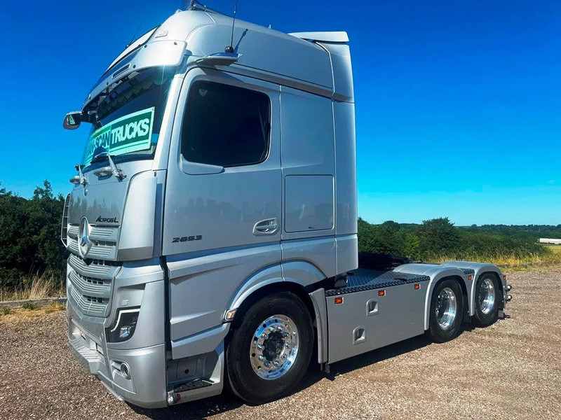 Mercedes-Benz Actros 2653 Special Interior. 6x2 3250mm weelbase. Air / Air suspension. hydr. syatem. Invertor. Micro wave. - Влекач: снимка 3 Mercedes-Benz Actros 2653 Special Interior. 6x2 3250mm weelbase. Air / Air suspension. hydr. syatem. Invertor. Micro wave. - Влекач: снимка 3