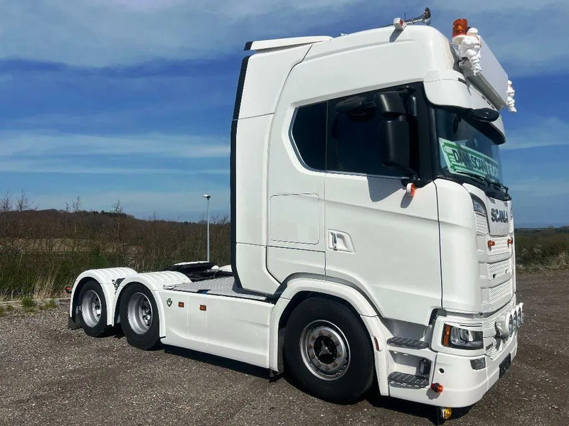 Scania 590S V8 NGS Like new . Air / Air suspension. hydr. system. - Влекач: снимка 3 Scania 590S V8 NGS Like new . Air / Air suspension. hydr. system. - Влекач: снимка 3