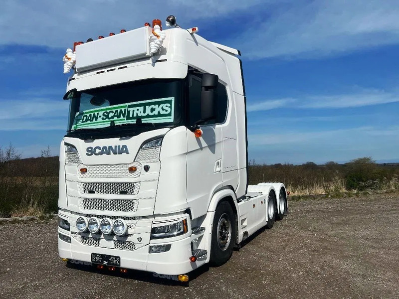 Scania 590S V8 NGS Like new . Air / Air suspension. hydr. system. - Влекач: снимка 4 Scania 590S V8 NGS Like new . Air / Air suspension. hydr. system. - Влекач: снимка 4