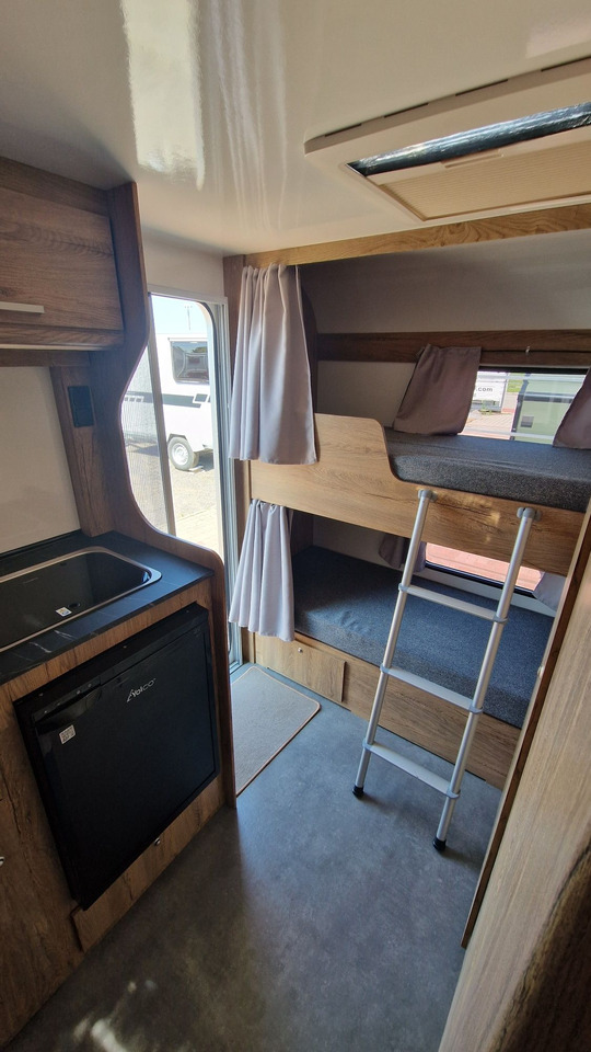 N-LAZUR Niewiadów Nowa Przyczepa Kempingowa dla 4 osób z Łazienką - Каравана: снимка 3 N-LAZUR Niewiadów Nowa Przyczepa Kempingowa dla 4 osób z Łazienką - Каравана: снимка 3