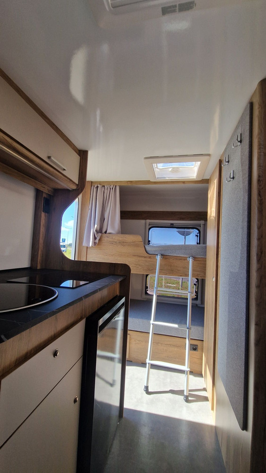 Nowa Przyczepa Kempingowa N-CROSS 2025 bogate wypos. Mega Oferta wyprz - Каравана: снимка 3 Nowa Przyczepa Kempingowa N-CROSS 2025 bogate wypos. Mega Oferta wyprz - Каравана: снимка 3