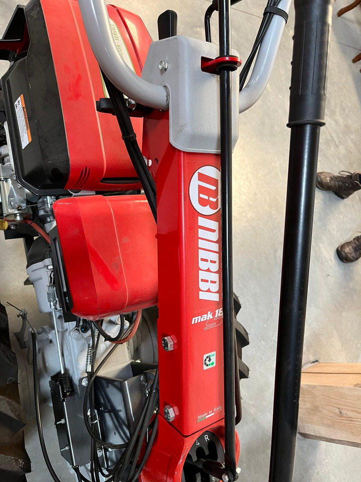 Emak mak 18 - Професионална метачна машина: снимка 3 Emak mak 18 - Професионална метачна машина: снимка 3