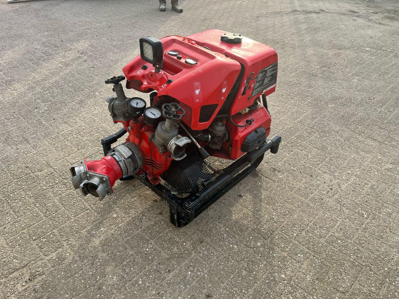 Rosenbauer FP 8/8 - Водна помпа: снимка 3 Rosenbauer FP 8/8 - Водна помпа: снимка 3