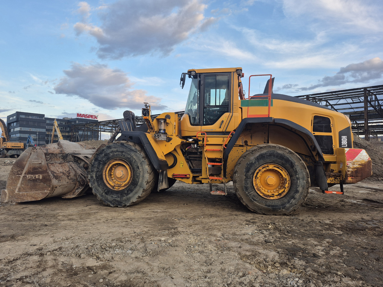 VOLVO L180H - Колесен товарач: снимка 2 VOLVO L180H - Колесен товарач: снимка 2