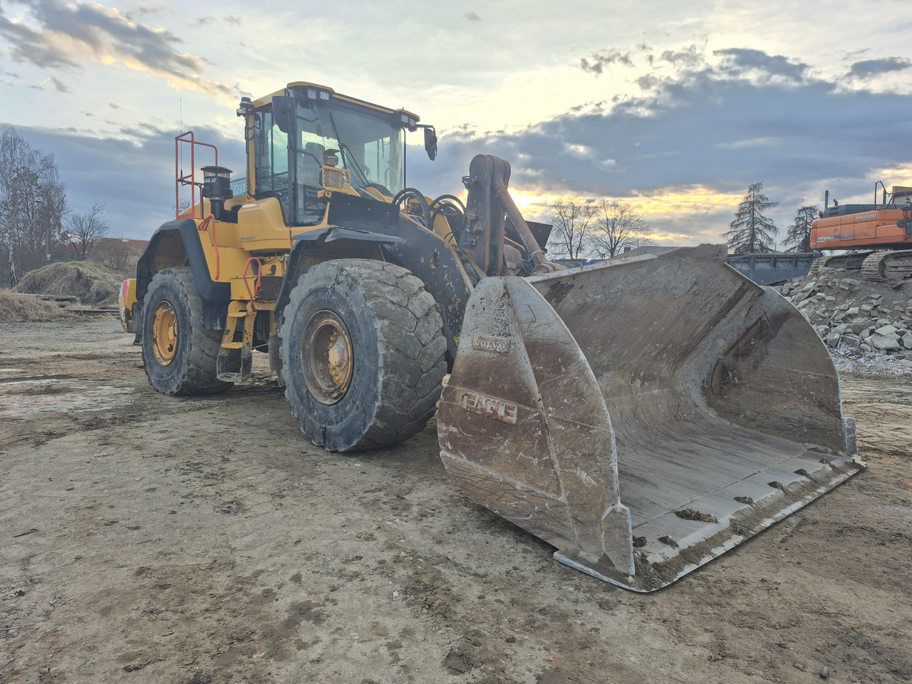 VOLVO L180H - Колесен товарач: снимка 5 VOLVO L180H - Колесен товарач: снимка 5