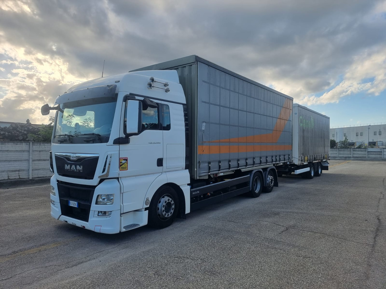 AUTOCARRO PORTACASSE - 2016 - 781000 km MAN TGX 26.440 6x2 - Камион с брезент, Брезентово ремарке: снимка 2 AUTOCARRO PORTACASSE - 2016 - 781000 km MAN TGX 26.440 6x2 - Камион с брезент, Брезентово ремарке: снимка 2