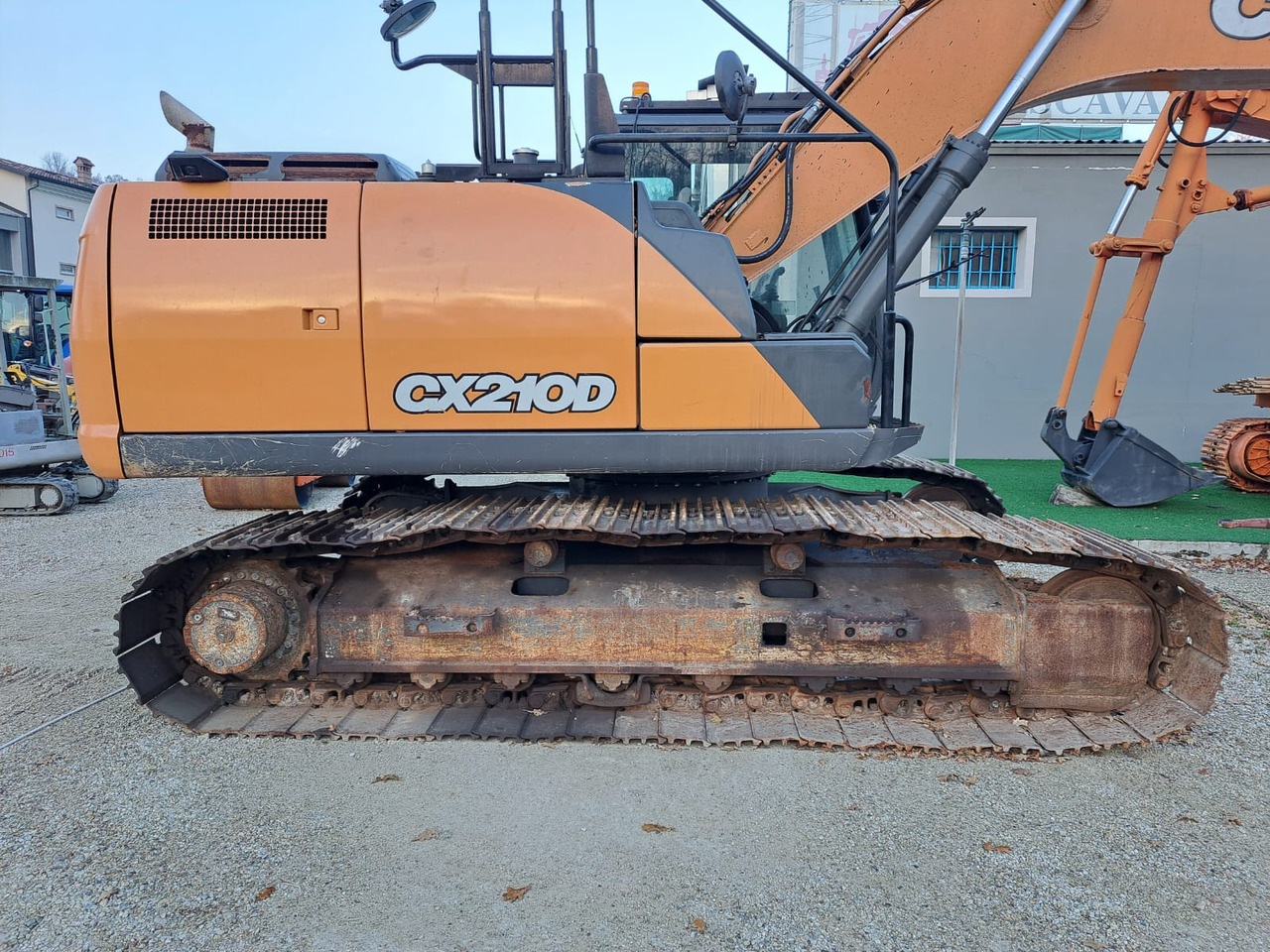 CASE 210D - Верижен багер: снимка 5 CASE 210D - Верижен багер: снимка 5