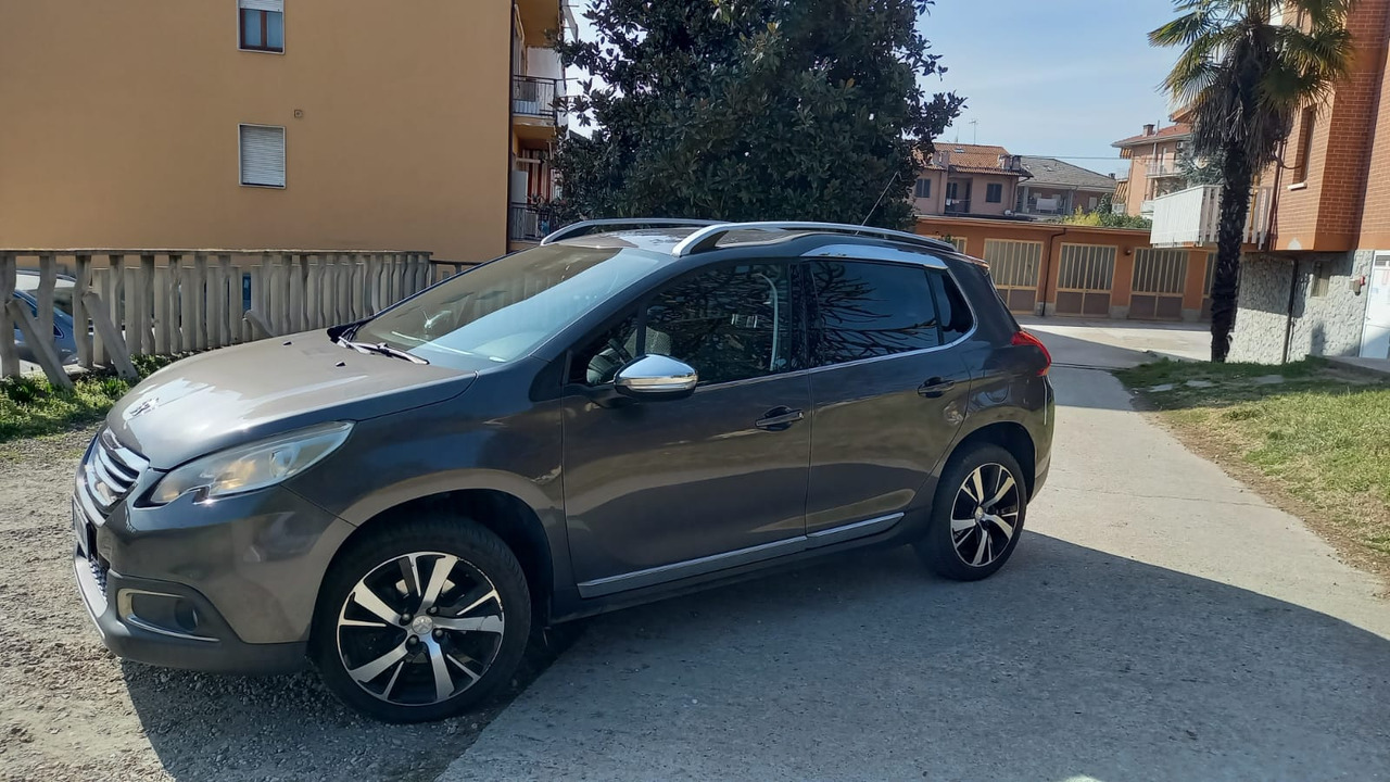 PEUGEOT 2008 - Седан: снимка 2 PEUGEOT 2008 - Седан: снимка 2