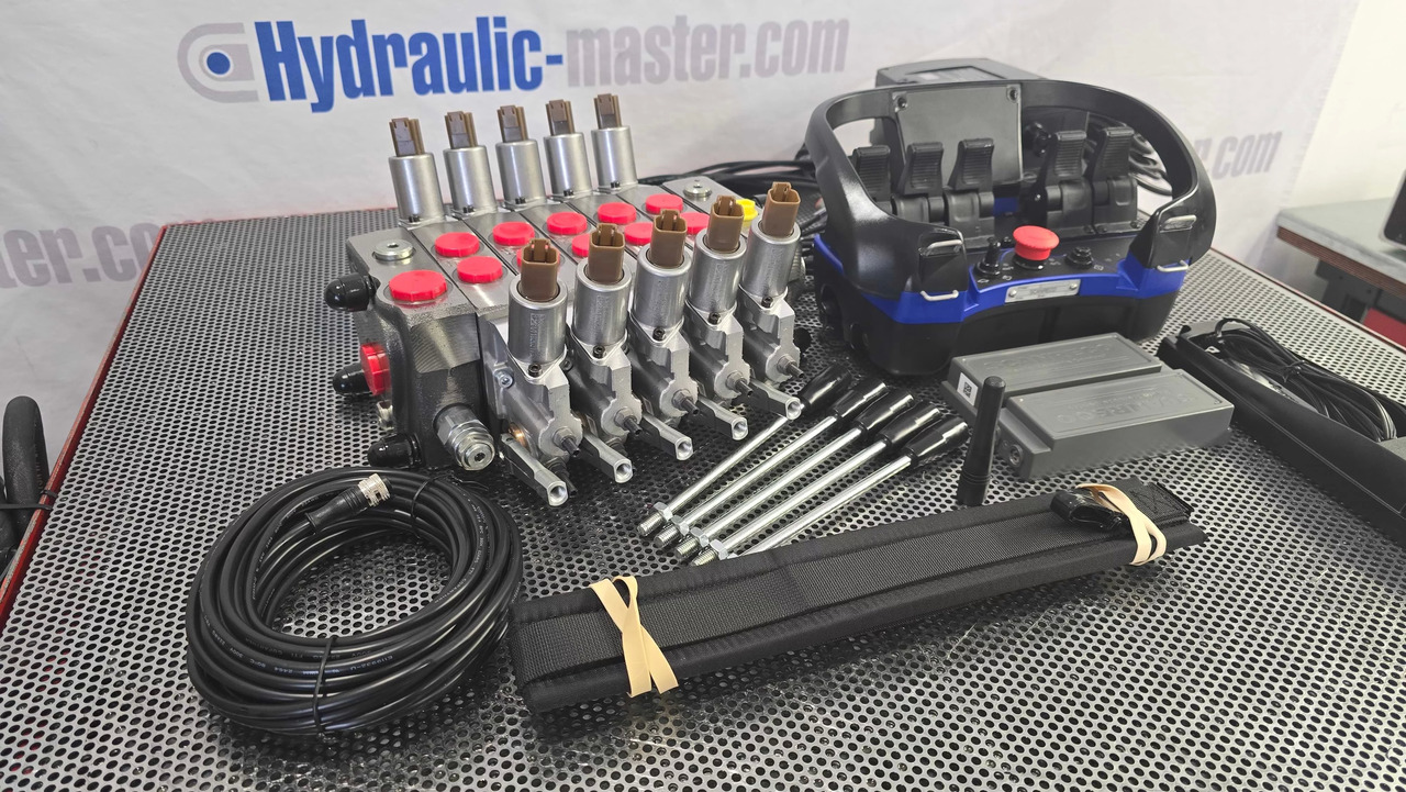 Container Side Lifter Sidelifter 5 sections valve with Radio Remote Scanreco - Боклукчийска кола: снимка 4 Container Side Lifter Sidelifter 5 sections valve with Radio Remote Scanreco - Боклукчийска кола: снимка 4