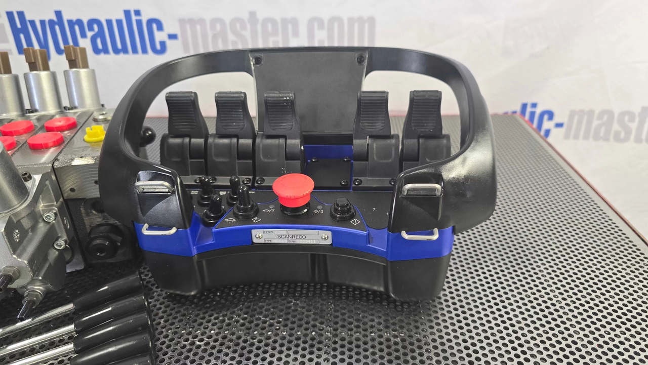 Container Side Lifter Sidelifter 5 sections valve with Radio Remote Scanreco - Боклукчийска кола: снимка 2 Container Side Lifter Sidelifter 5 sections valve with Radio Remote Scanreco - Боклукчийска кола: снимка 2