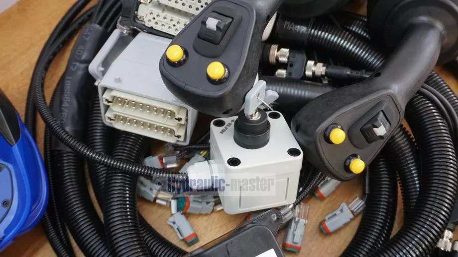 Лизинг на CanBus 2 joysticks with radio control Scanreco G3 12 V Forest crane for Palms Farma BMF KTS CanBus 2 joysticks with radio control Scanreco G3 12 V Forest crane for Palms Farma BMF KTS: снимка 9