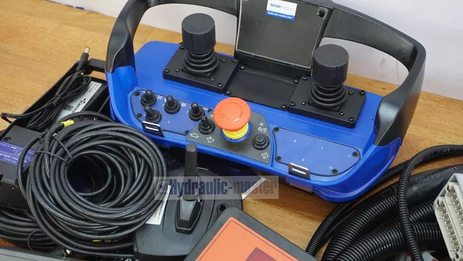 Лизинг на CanBus 2 joysticks with radio control Scanreco G3 12 V Forest crane for Palms Farma BMF KTS CanBus 2 joysticks with radio control Scanreco G3 12 V Forest crane for Palms Farma BMF KTS: снимка 14
