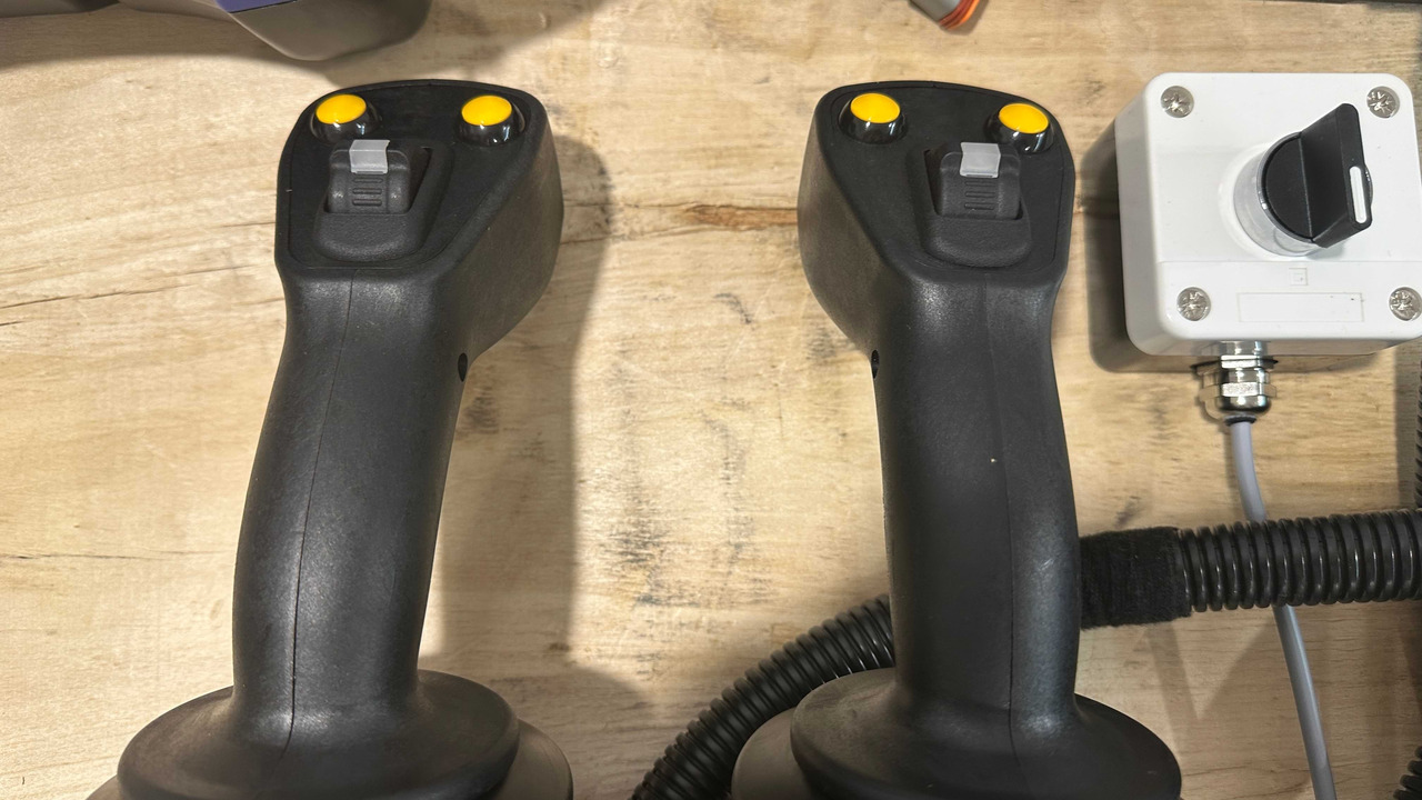 Горска техника Proportional Valve Walvoil DPX100 with Control Scanreco RC400 and JP Joysticks PWM for Palfinger, Kubota, Kesla: снимка 6