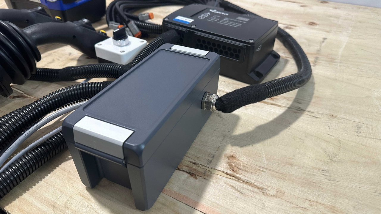 Горска техника Proportional Valve Walvoil DPX100 with Control Scanreco RC400 and JP Joysticks PWM for Palfinger, Kubota, Kesla: снимка 5