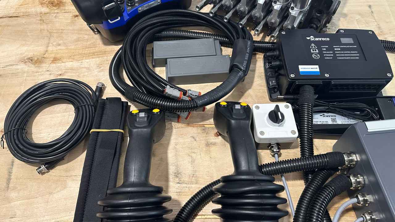 Горска техника Proportional Valve Walvoil DPX100 with Control Scanreco RC400 and JP Joysticks PWM for Palfinger, Kubota, Kesla: снимка 19