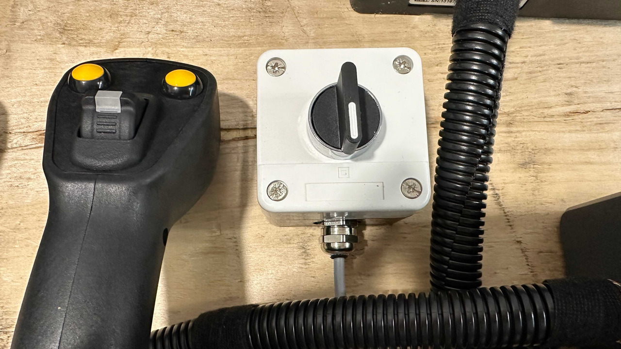 Горска техника Proportional Valve Walvoil DPX100 with Control Scanreco RC400 and JP Joysticks PWM for Palfinger, Kubota, Kesla: снимка 14
