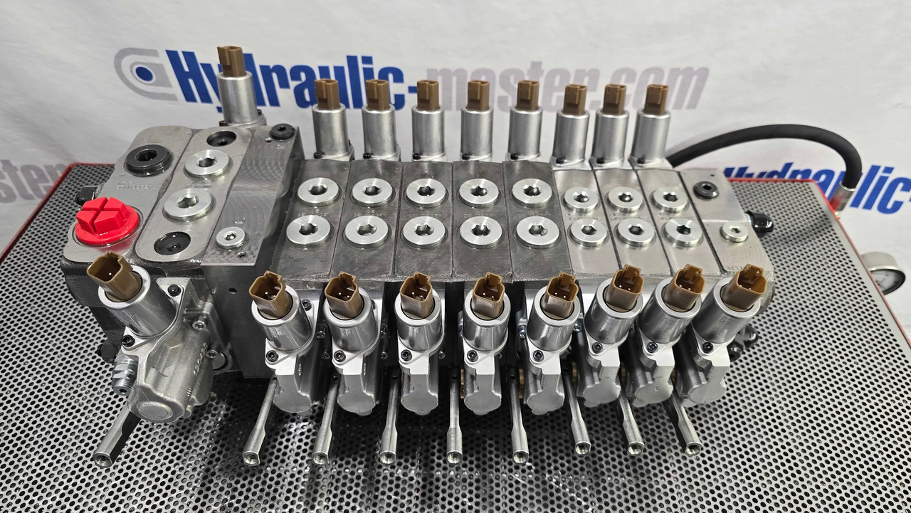 Proportional Valve Walvoil DPX160 combined with DPX100, 9 functions - Горско ремарке: снимка 1 Proportional Valve Walvoil DPX160 combined with DPX100, 9 functions - Горско ремарке: снимка 1