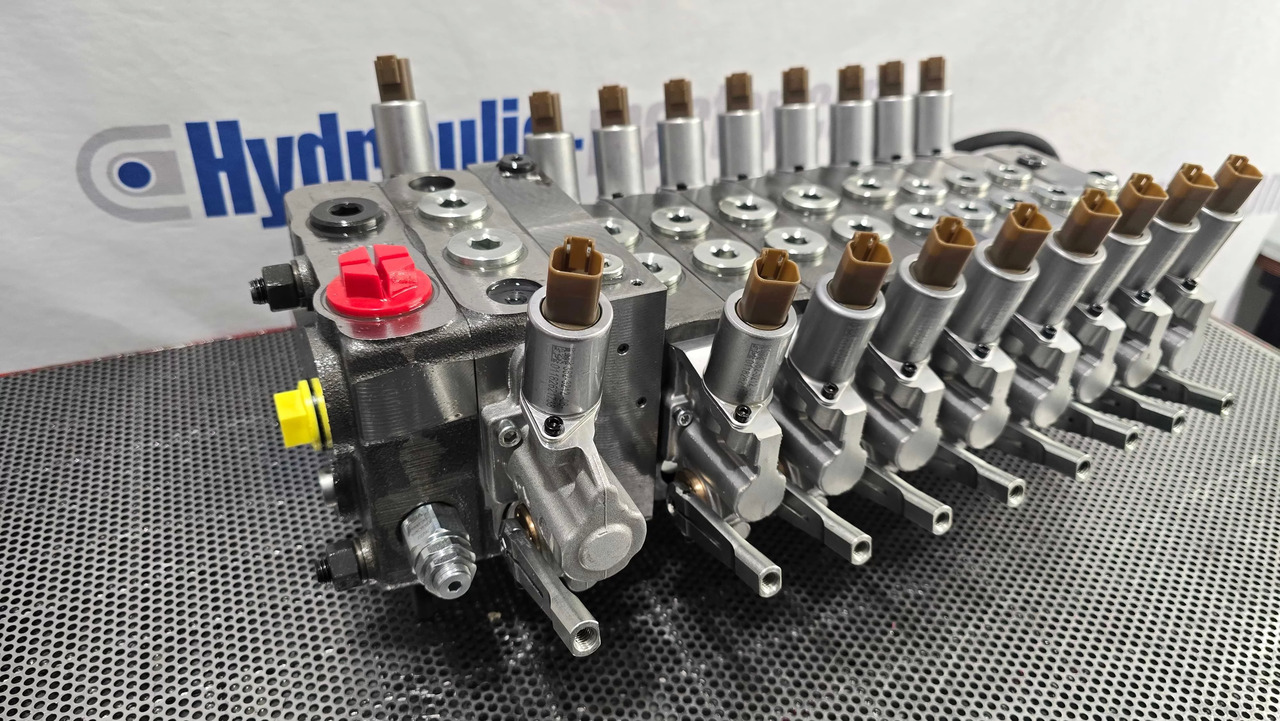 Proportional Valve Walvoil DPX160 combined with DPX100, 9 functions - Горско ремарке: снимка 2 Proportional Valve Walvoil DPX160 combined with DPX100, 9 functions - Горско ремарке: снимка 2