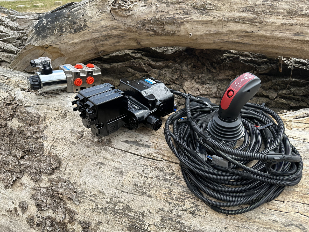 Нови Челен товарач за трактор за Челен товарач за трактор Walvoil SDM/DLM with 3rd function Case IH, International Harvester, John Deere, Kubota: снимка 6