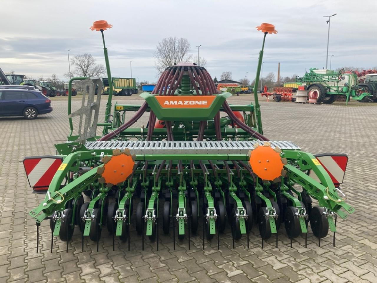 Amazone KX3001 + AVANT3002NUR 320HA - Комбинирана сеялка: снимка 3 Amazone KX3001 + AVANT3002NUR 320HA - Комбинирана сеялка: снимка 3