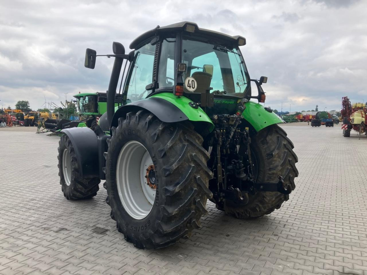 Deutz-Fahr 610 TTV - Трактор: снимка 3 Deutz-Fahr 610 TTV - Трактор: снимка 3