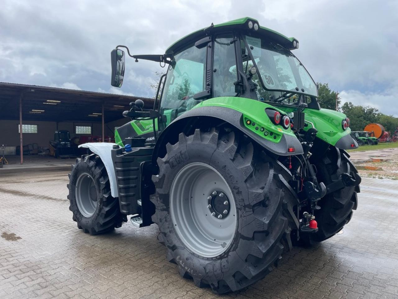 Deutz-Fahr 6170 POWERSHIFT AKTION - Трактор: снимка 4 Deutz-Fahr 6170 POWERSHIFT AKTION - Трактор: снимка 4