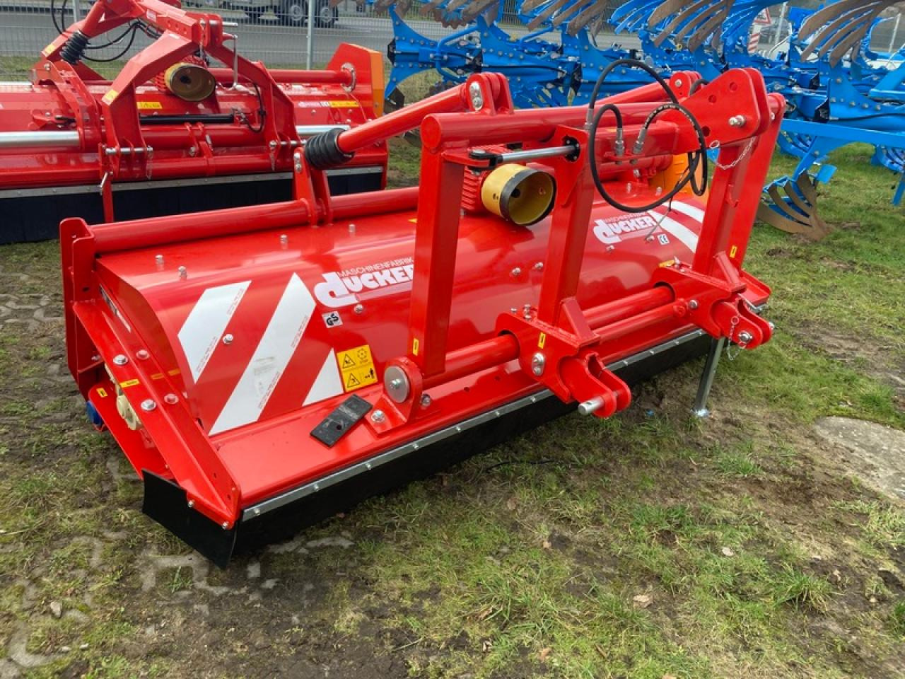 Dücker UM 27AKTION - Косачка-шредер: снимка 1 Dücker UM 27AKTION - Косачка-шредер: снимка 1