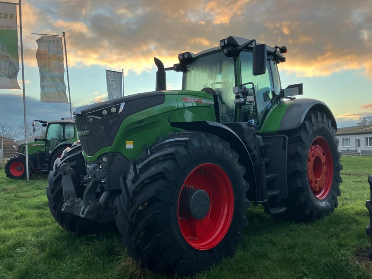 Fendt VARIO 1050 - Трактор: снимка 2 Fendt VARIO 1050 - Трактор: снимка 2