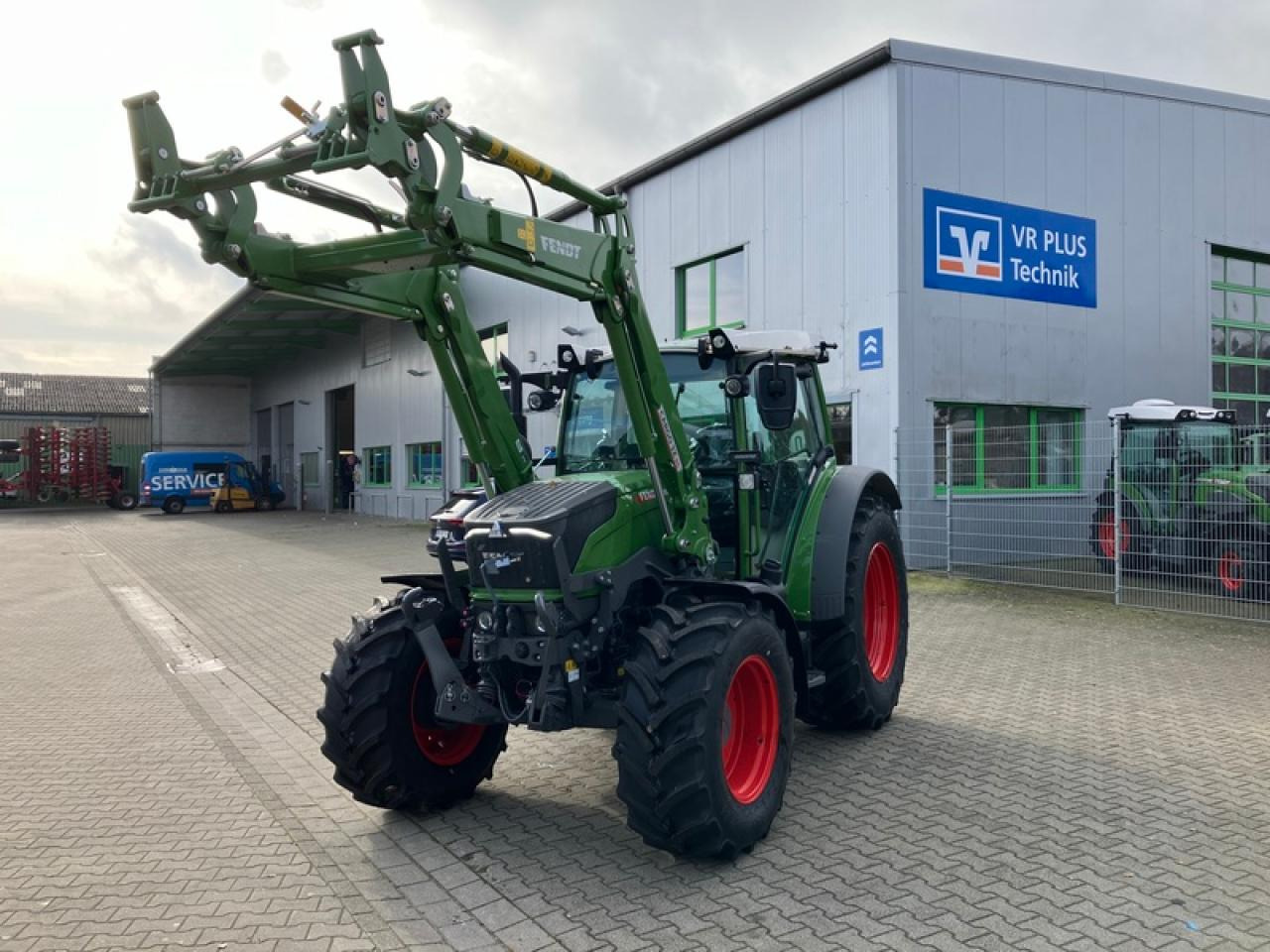 Fendt VARIO 211 - Трактор: снимка 1 Fendt VARIO 211 - Трактор: снимка 1