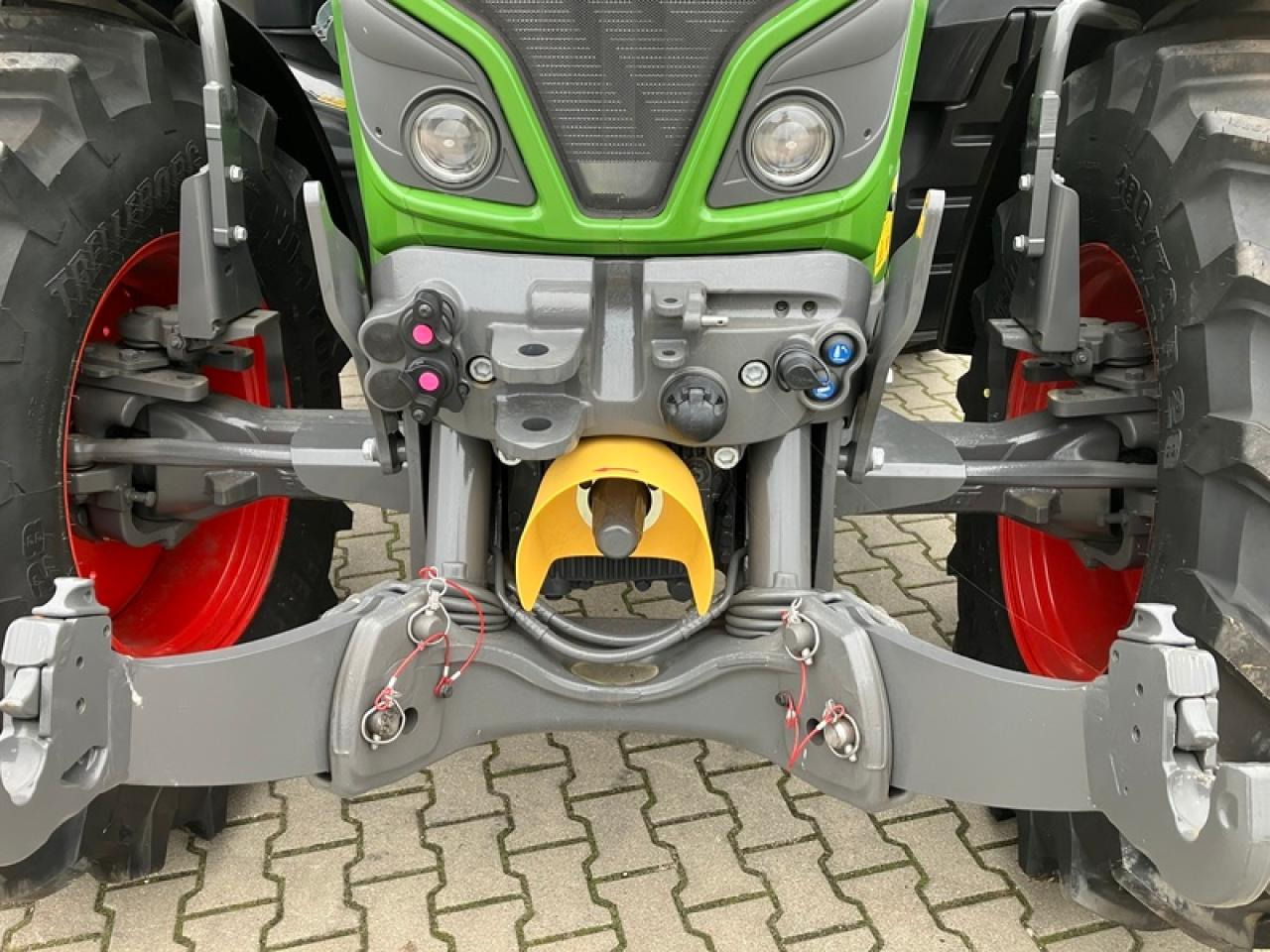 Fendt VARIO 514 // RTK - Трактор: снимка 5 Fendt VARIO 514 // RTK - Трактор: снимка 5