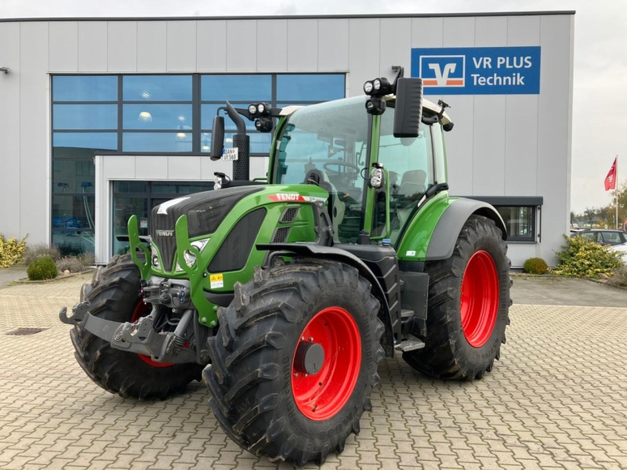 Fendt VARIO 516 VARIO GEN 3 // RTK - Трактор: снимка 1 Fendt VARIO 516 VARIO GEN 3 // RTK - Трактор: снимка 1