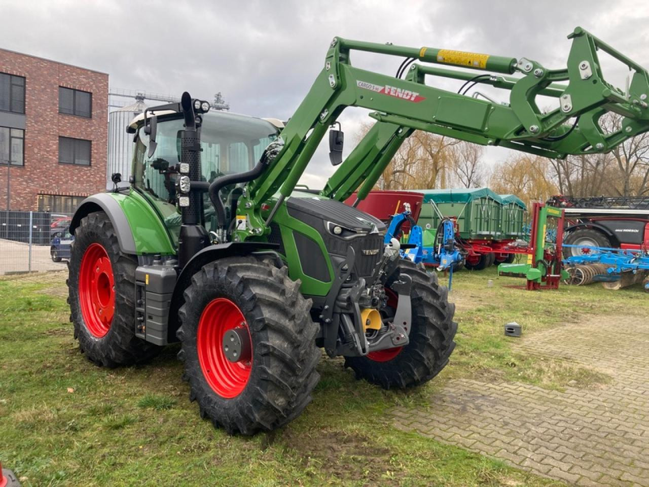 Fendt VARIO 620 PROFI PLUS SETTING 2 - Трактор: снимка 1 Fendt VARIO 620 PROFI PLUS SETTING 2 - Трактор: снимка 1