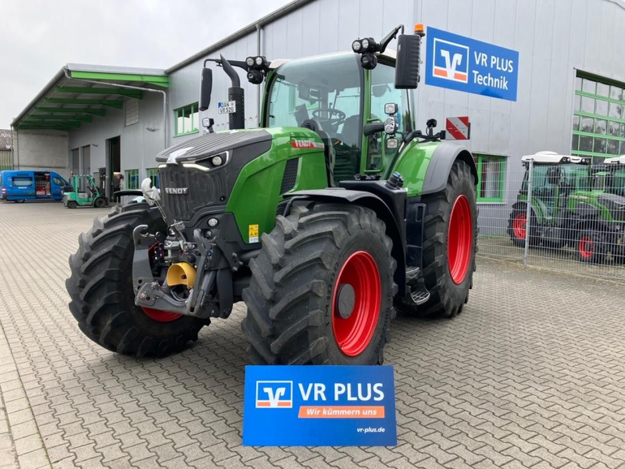 Fendt VARIO 720 - Трактор: снимка 1 Fendt VARIO 720 - Трактор: снимка 1