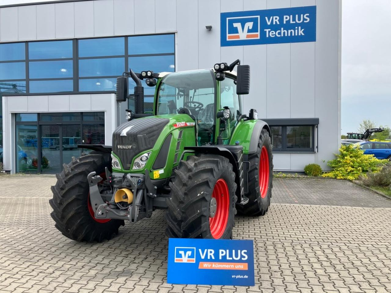 Fendt VARIO 724 GEN 6 PROFI PLUS SET 2 - Трактор: снимка 1 Fendt VARIO 724 GEN 6 PROFI PLUS SET 2 - Трактор: снимка 1