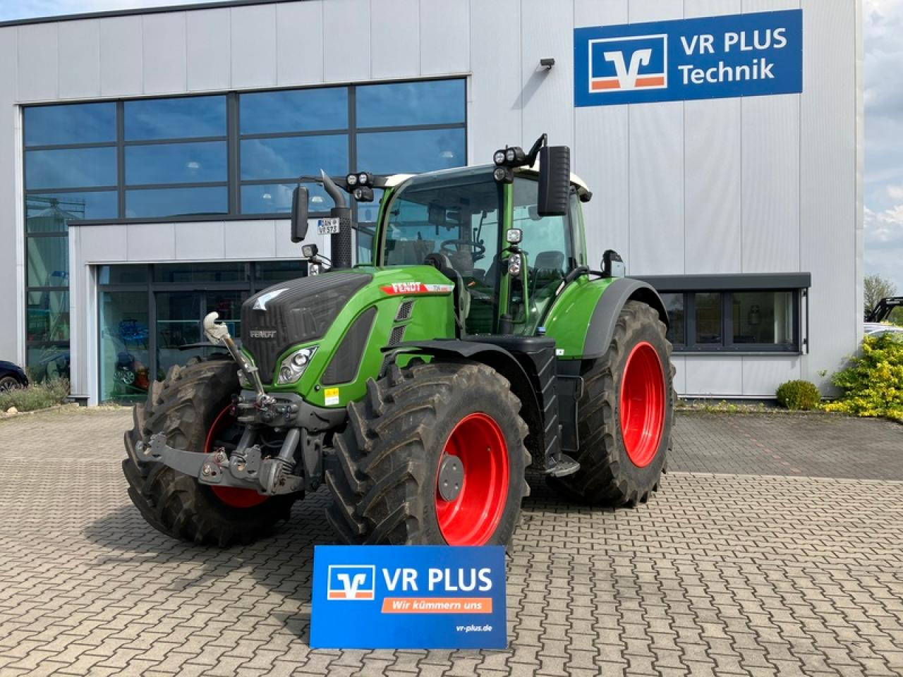 Fendt VARIO 724 GEN 6 PROFI PLUS SET 2 - Трактор: снимка 1 Fendt VARIO 724 GEN 6 PROFI PLUS SET 2 - Трактор: снимка 1